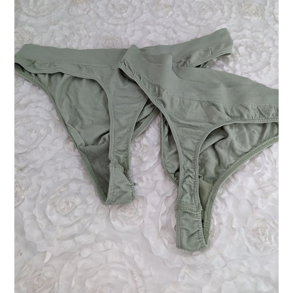 2 Pair VINTAGE (2000) Victorias Secret Sage thong Medium NEW - Picture 3 of 5